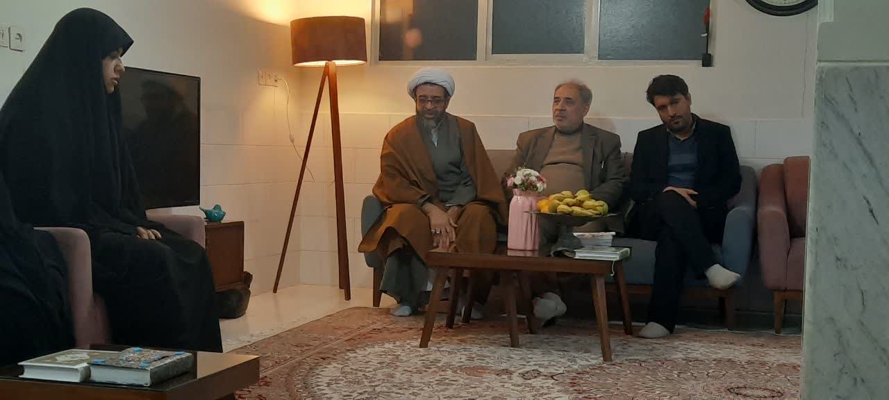 دیدار مدیر حوزههای علمیه خواهران کشور با خانواده شهید مدافع امنیت «سجاد فراهانی»