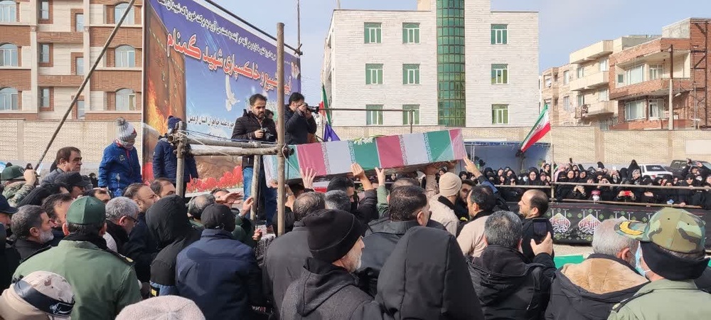 ۱۰شهید گمنام، مهمان اردبیلی‌ها/ یکی از شهدا در مدرسه علمیه خواهران آرام گرفت