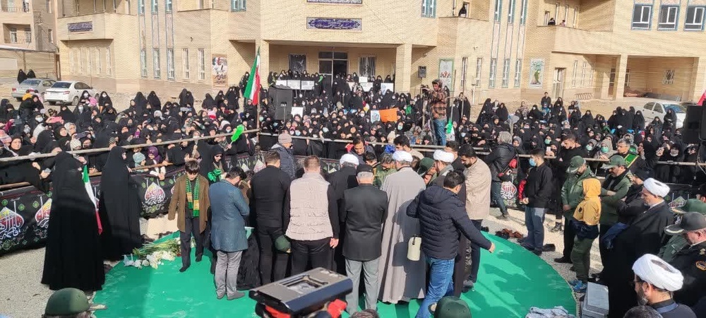 ۱۰شهید گمنام، مهمان اردبیلی‌ها/ یکی از شهدا در مدرسه علمیه خواهران آرام گرفت