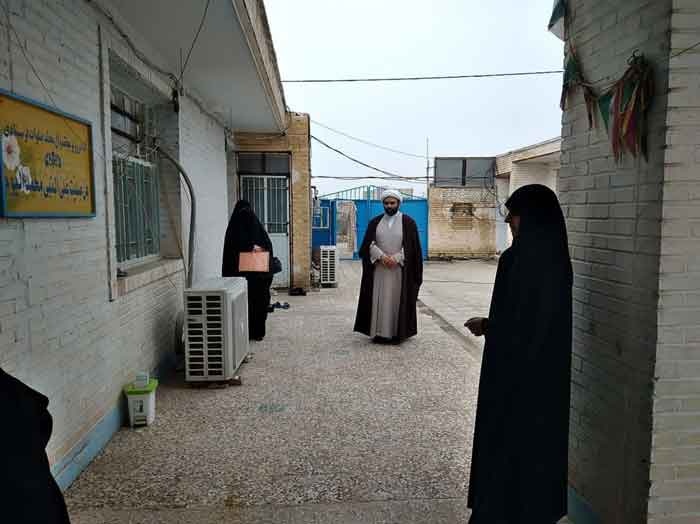 دیدار مدیر حوزه علمیه خواهران خوزستان با بانوان طلبه منطقه محروم اروندکنار