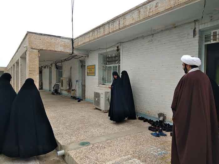 دیدار مدیر حوزه علمیه خواهران خوزستان با بانوان طلبه منطقه محروم اروندکنار