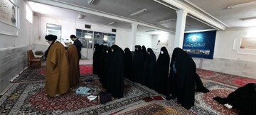 بازدید مدیران مدارس علمیه خواهران استان مرکزی از مدرسه علمیه امام خمینی بازدید کردند