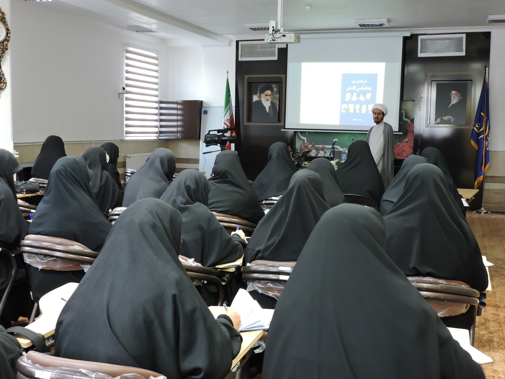 برگزاری دوره منبع شناسی کلام، مهدویت، تفسیر و علوم قرآن ویژه اساتید و طلاب کرمانشاه
