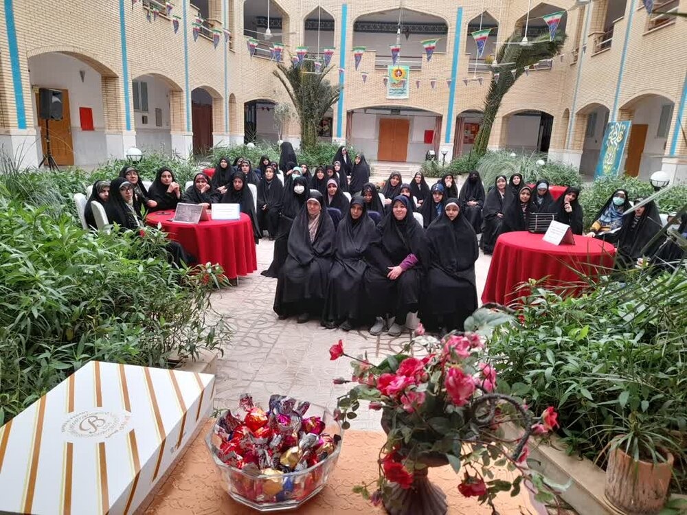 جشن نیمه شعبان در مدرسه علمیه فاطمة الزهرا(س) ساوه برگزار شد