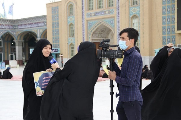 حضور حداکثری طلاب حوزه های علمیه خواهران استان قم و کاشان در مراسم عهد مهدوی