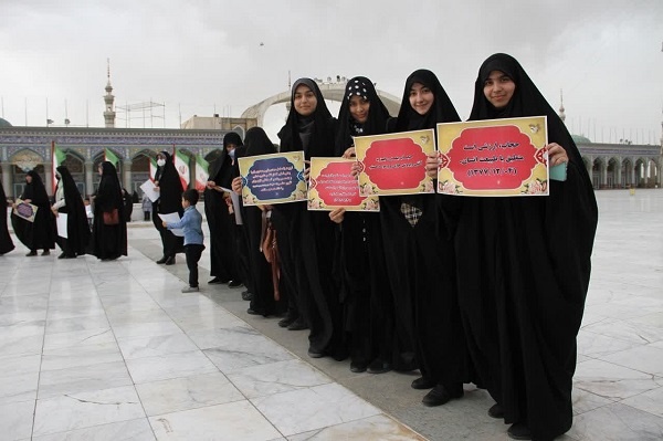 حضور حداکثری طلاب حوزه های علمیه خواهران استان قم و کاشان در مراسم عهد مهدوی