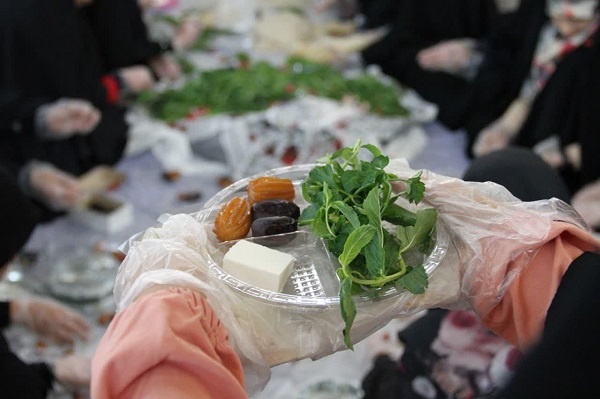 حضور حداکثری طلاب حوزه های علمیه خواهران استان قم و کاشان در مراسم عهد مهدوی