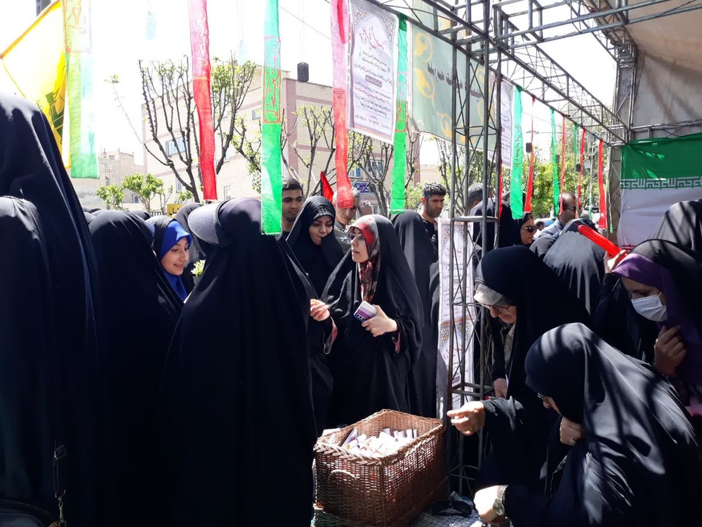 حضور پرشور عموم مردم و طلاب حوزه علمیه خواهران استان البرز در راهپیمایی روز قدس+تصاویر