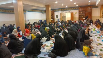 تصاویر/ ضیافت افطار در مدرسه علمیه فاطمه الزهرا (س) ساوه