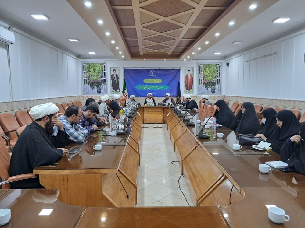 برگزاری اولین اجلاسیه هیات امنای مدارس علمیه خواهران استان ایلام با حضور حجت الاسلام  فاضل مدیر مرکز مدیریت خواهران کشور+تصاویر