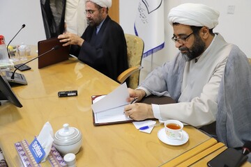 تصاویر/ دیدار مدیر حوزه‌های علمیه خواهران با رئیس مرکز تحقیقات کامپیوتری علوم اسلامی و امضای تفاهم‌نامه همکاری