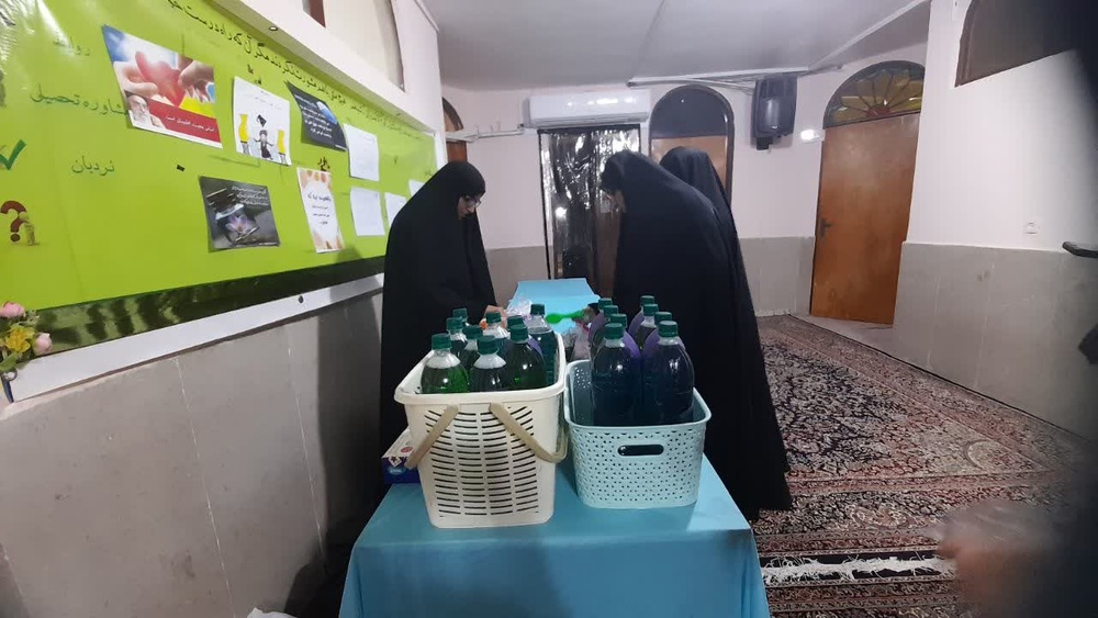 جشنواره صنایع غذایی و دستی طلاب در مدرسه علمیه الزهراء (س) بندرعباس برگزار شد