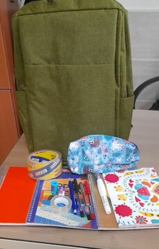 اهدای ۲۰ بسته لوازم التحریر به دانش آموزان نیازمند در ساوه