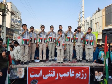 تصاویر/ راهپیمایی ۱۳ آبان در برازجان با حضور طلاب مدرسه علمیه خواهران