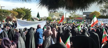 تصاویر/ راهپیمایی یوم الله ۱۳ آبان با حضور  اساتید و طلاب مدارس علمیه در شهر اراک