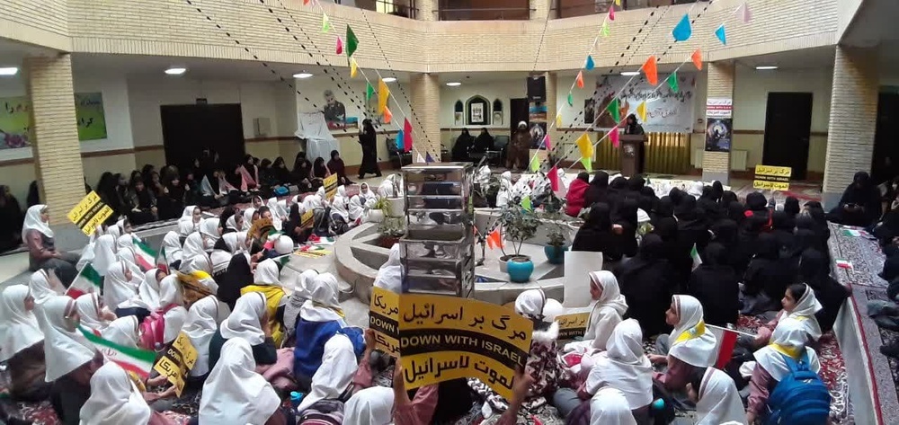 برگزاری مراسم یادبود ۲۰۰۰ شهید دانش‌آموز غزه در مدرسه علمیه خواهران فاطمه زهرای اطهر(س)ایلام+ تصاویر