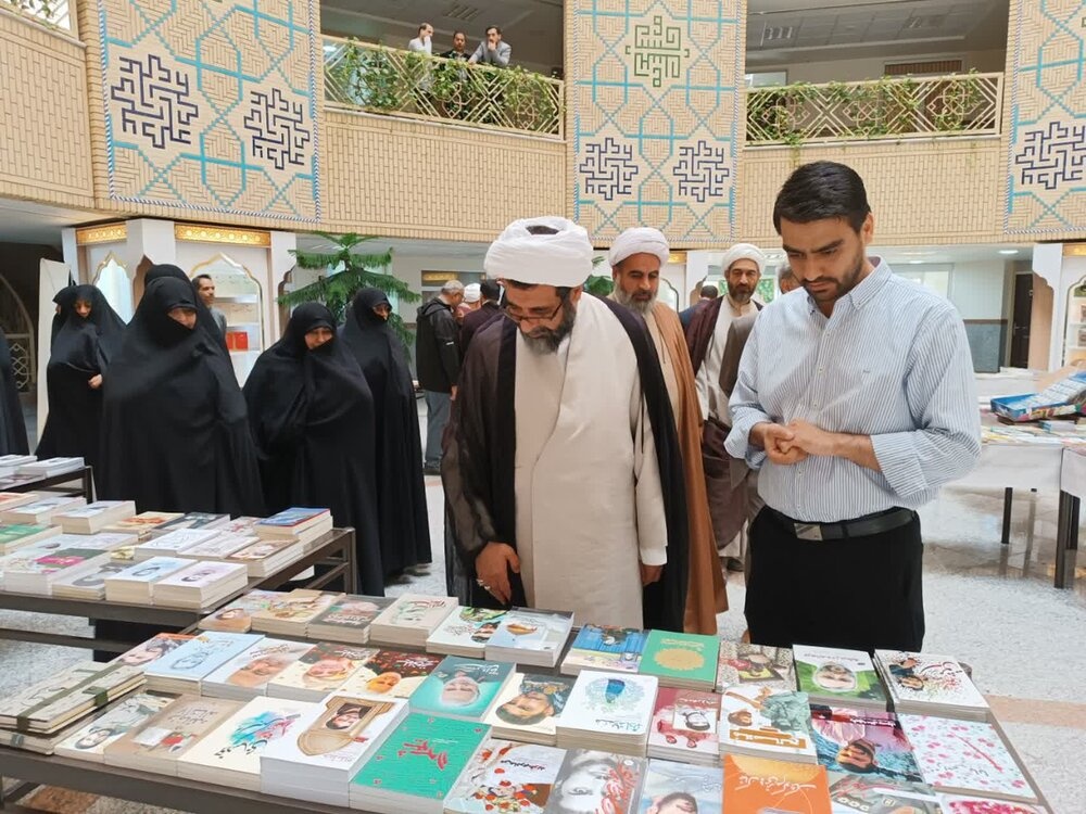 کتاب نمادی از فرهنگ است/ برای فردا باید به روز باشیم