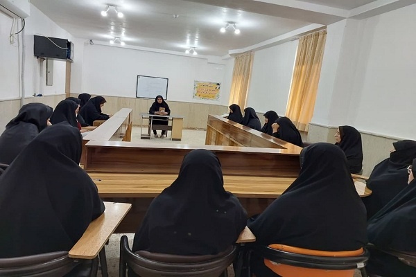 برگزاری نشست هماندیشی "نقش مطالعه و کتابخوانی در رشد و بالندگی افراد جامعه" در پارسآباد