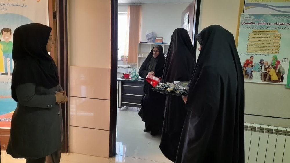 تصاویر/ تقدیر از پرستاران درمانگاه بعثت شهرستان خمین