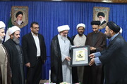 اولین نشان «بلادی» به نماینده ولی فقیه در بوشهر اعطا شد