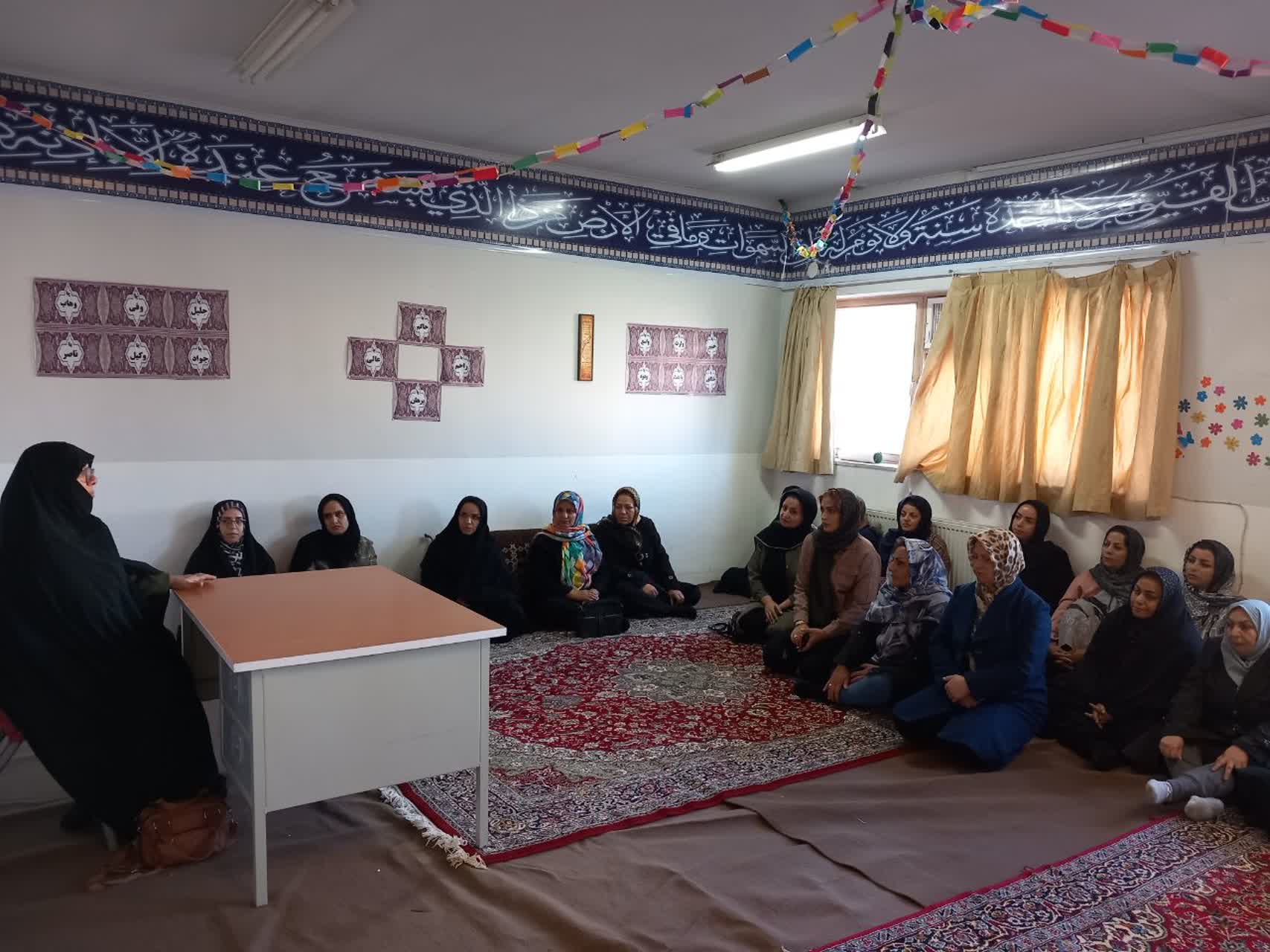 نشست "اهمیت نماز در زندگی" در ساوه برگزار شد