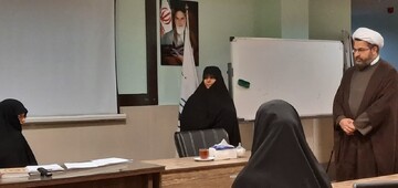 انجام مصاحبه مبلغان خواهر متقاضی دریافت کد تبلیغی در استان البرز