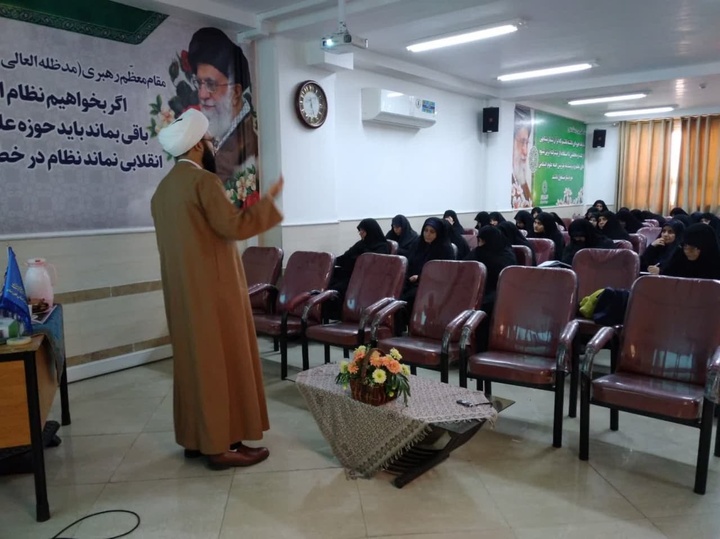 برگزاری کارگاه آموزش تدوین مقاله‌ ویژه همایش ملی الگوی سوم زن مسلمان در اهواز+ عکس