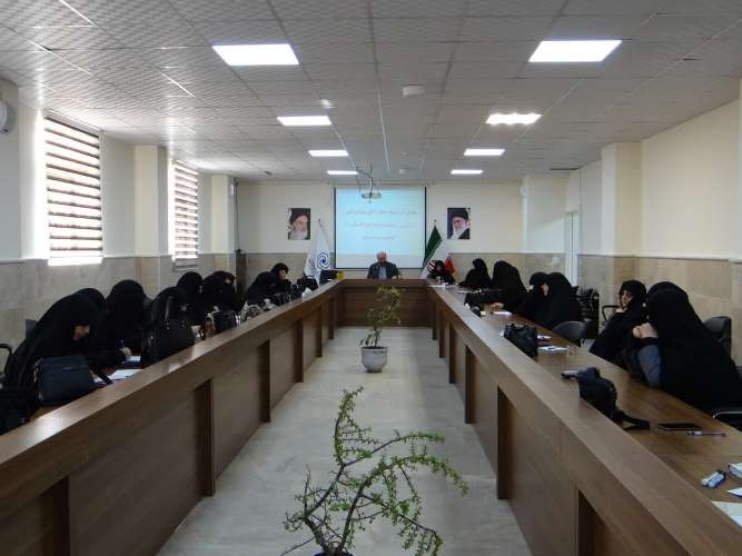 بانوان حوزههای علمیه در جهاد تبیین اثرگذار هستند