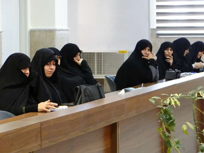 بانوان حوزههای علمیه در جهاد تبیین اثرگذار هستند