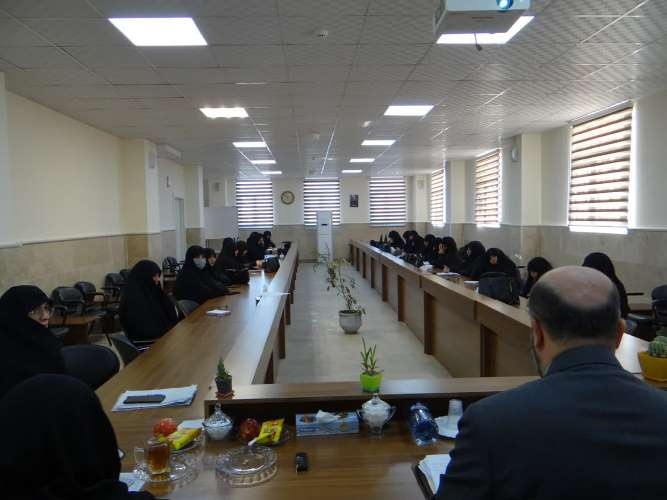 بانوان حوزههای علمیه در جهاد تبیین اثرگذار هستند