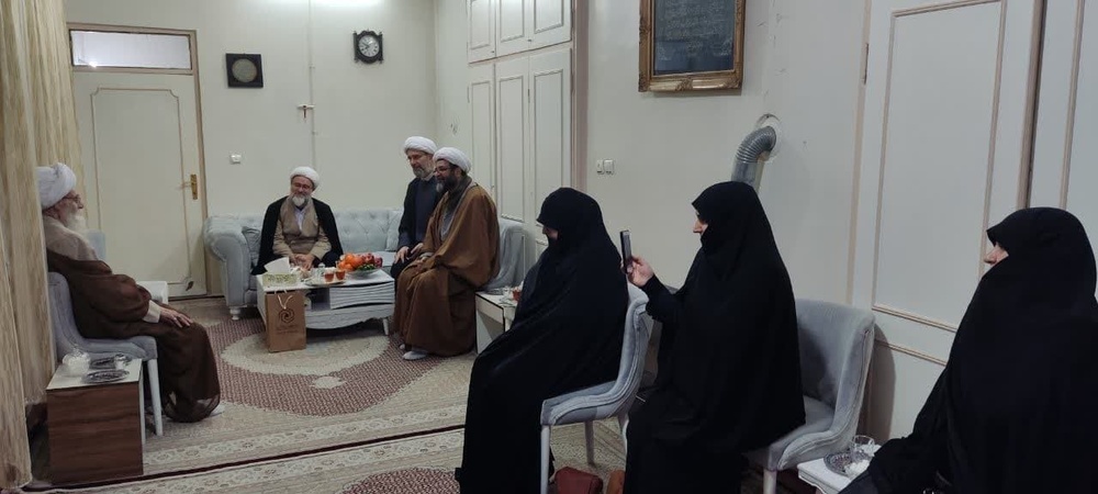 دیدار مدیر حوزه های علمیه خواهران با آیت الله محمدی+ عکس