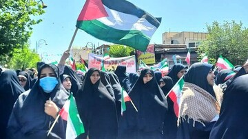 تصاویر/ حضور طلاب مدرسه علمیه فاطمه الزهرا(س) ساوه در اجتماع بزرگ حامیان حمله سپاه به اسرائیل