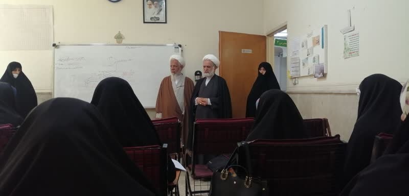 مدیر حوزه علمیه خواهران استان تهران از مدرسه علمیه فاطمیه پاکدشت بازدید کرد