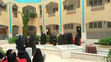 تصاویر/ بازدید دانش آموزان متوسطه امام حسین(ع) از حوزه علمیه فاطمه الزهرا(س) ساوه