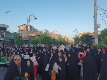 تصاویر/ اجتماع بزرگ مردم ساوه در حمایت از عفاف و حجاب