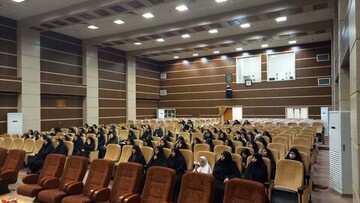 تصاویر/ تجلیل از اساتید مدرسه علمیه فاطمة الزهرا (س) ساوه