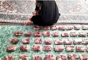 تصاویر/ اهدای سیسمونی و توزیع ۷۵ بسته گوشت قربانی بین خانواده های نیازمند توسط گروه جهادی مدرسه علمیه فاطمة الزهرا(س) ساوه