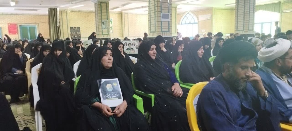 اجتماع طلاب و روحانیون کهگیلویه در سوگ رئیس جمهور شهید+تصاویر