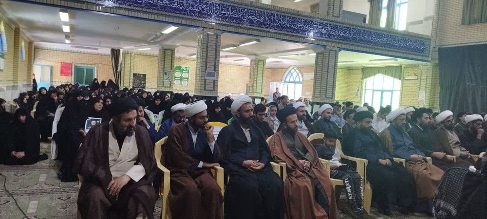 اجتماع طلاب و روحانیون کهگیلویه در سوگ رئیس جمهور شهید+تصاویر