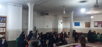 تصاویر/ برگزاری دیوار آزاد با موضوع "چرا حجاب" در ساوه