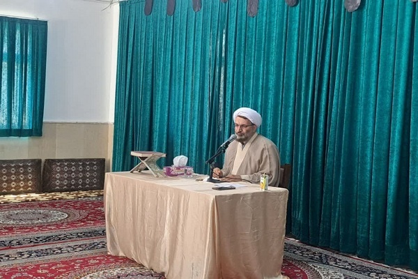 خنثیکردن توطئههای دشمنان در مسئله انتخابات وظیفه خواهران طلبه است