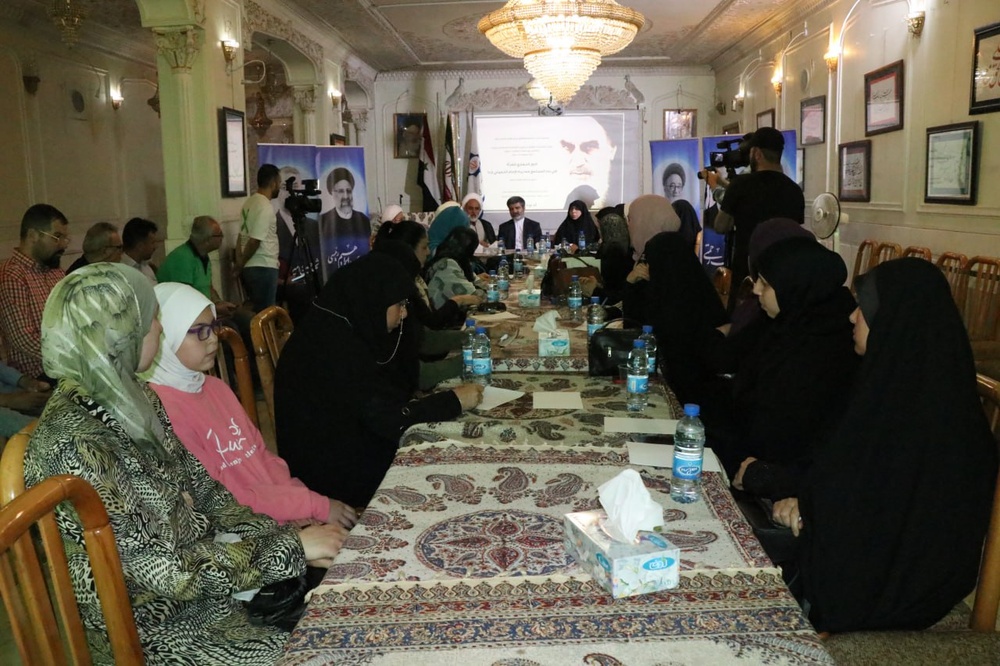 «نقش فرهنگی زن در ساختن جامعه از نگاه امام خمینی(ره)» تبیین شد «نقش فرهنگی زن در ساختن جامعه از نگاه امام خمینی(ره)» تبیین شد