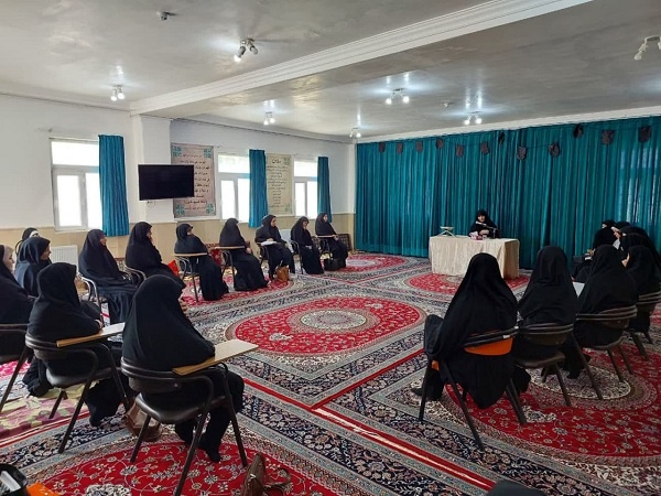 بانوی طلبه تمدنساز سرنوشت جامعه را تغییر میدهد