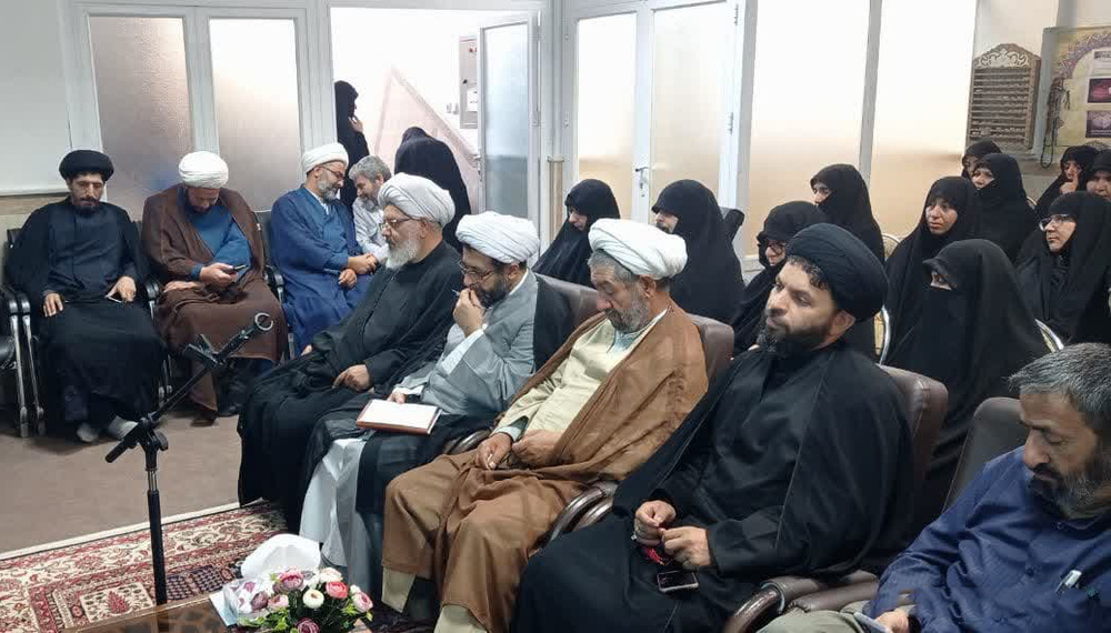 هر گونه برنامه آموزشی، باید ناظر به هدف و افق ۱۴۱۴ باشد هر گونه برنامه آموزشی، باید ناظر به هدف و افق ۱۴۱۴ باشد