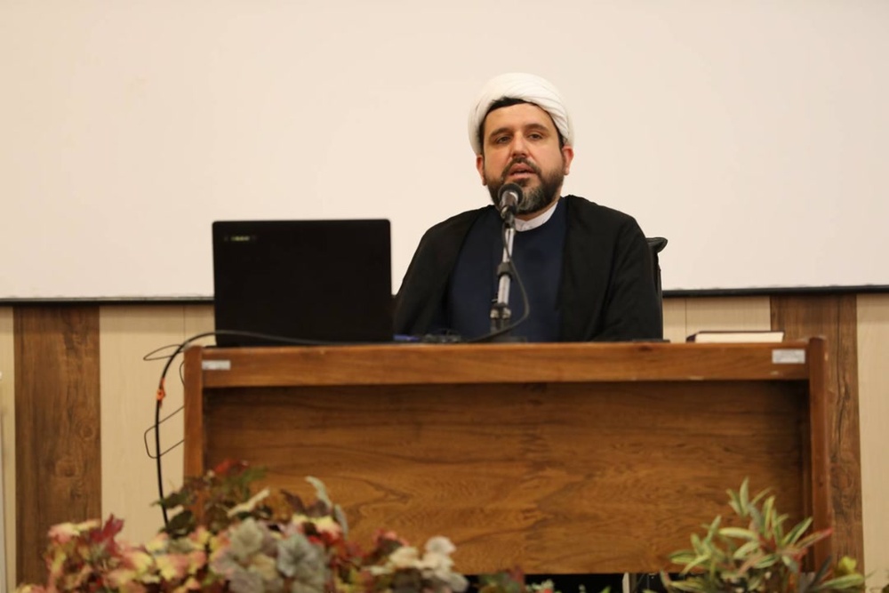 خواهران طلبه آغازگر یک جریان تربیتی در حوزههای علمیه باشند