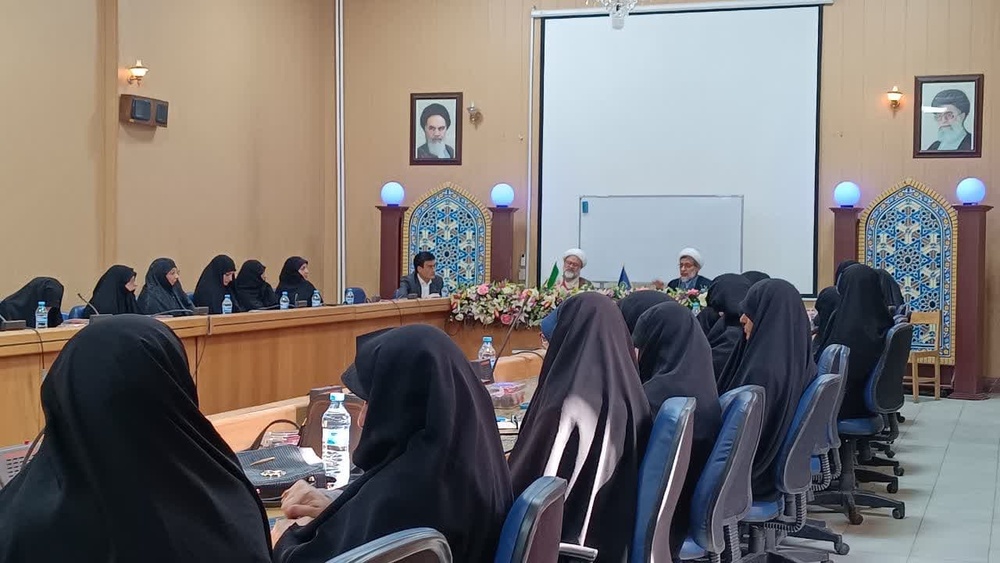 برگزاری نشست اختصاصی اساتید با هدف کیفیتبخشی به آموزش و تربیت در مدارس علمیه خواهران برگزاری نشست اختصاصی اساتید با هدف کیفیتبخشی به آموزش و تربیت در مدارس علمیه خواهران