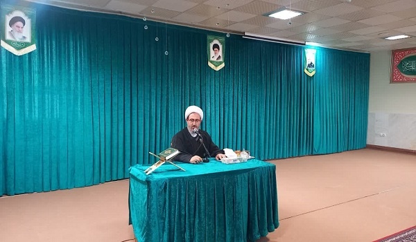 اهلبیت علیهالسلام الگوهایی الهی برای انسان هستند