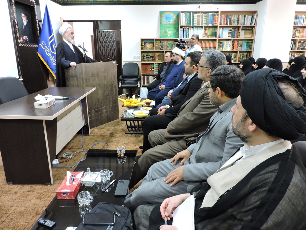 حوزه، پیشآهنگ همسازی علم و دانش با دین و ارزشهای الهی است