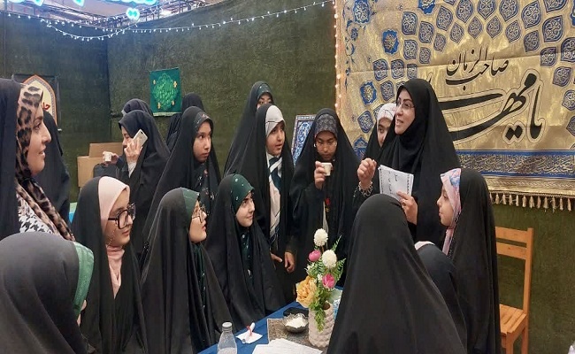 غرفه عفاف و حجاب مدرسه علمیه الزهرا(س) در نمایشگاه بینالمللی اردبیل برپا شد