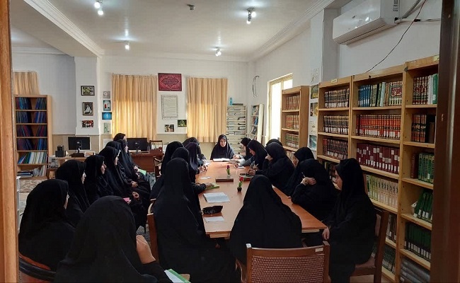 حوزههای علمیه طلبه تراز انقلاب تربیت کنند